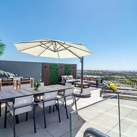 Oasis325- Class Penthouse With Stunning Views شقة *