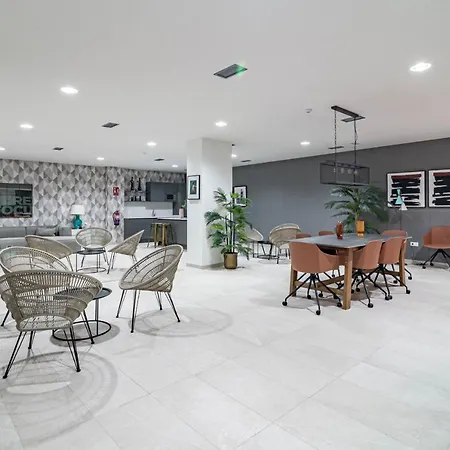 Oasis325- Class Penthouse With Stunning Views شقة إِستيبونا